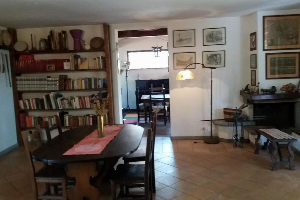 הוילה Campoleone Country House Tra Lago E Mare A Sud Di Roma מראה חיצוני תמונה